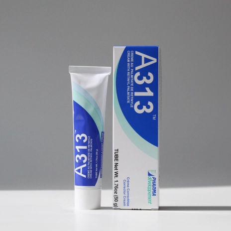 A313 cosmétique tube et étui côte à côte, debout.